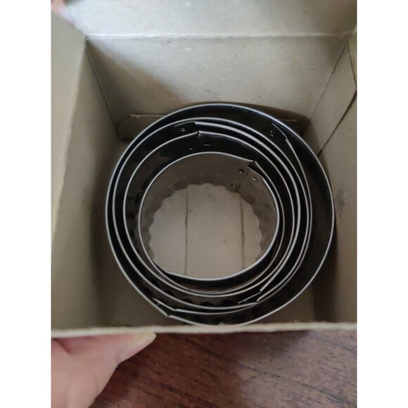 Set of 4 Vintage 1980 Hoan Scalloped Edge Biscuit Cutters W Box Read - Picture 5 of 5